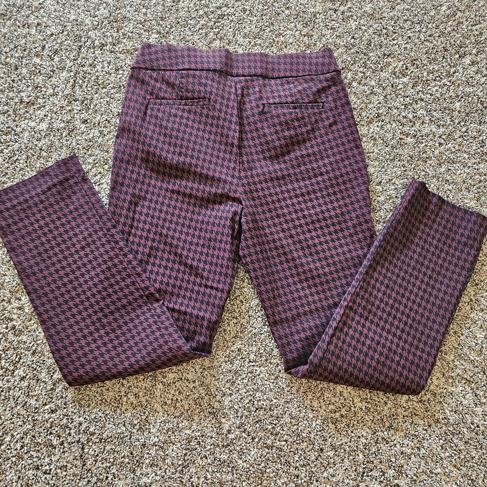 Liz Claiborne Lisa Straight Leg Pull On Mid Rise Burgandy Houndstooth Pants 6 - Picture 3 of 5